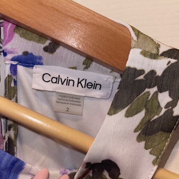 Floral Halter Maxi Dress
CALVIN KLEIN - Picture 4 of 8